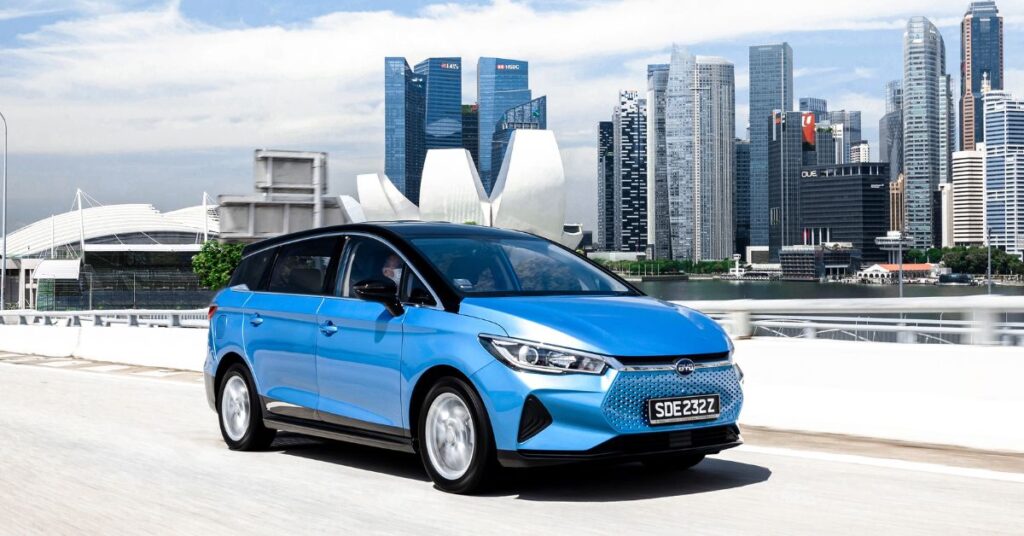 2025 BYD E6